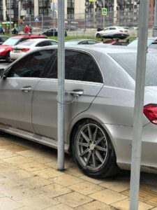 Жители столичного ЖК нашли способ защиты от эвакуаторов