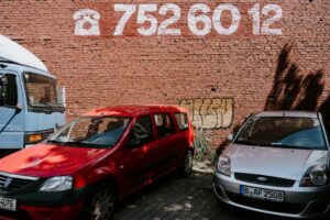 В Петербурге мигрантов ограничат в работе таксистами и курьерами