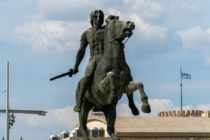 Вратарь попытался похитить историческую шайбу Овечкина