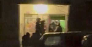 Захват заложников в Первоуральске: мужчина с гранатой удерживает женщину и ребенка