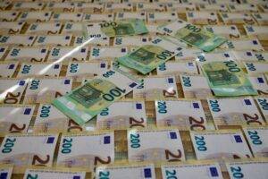 ВТБ запускает для зарплатников новую бонусную систему с подарками